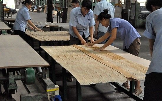 สูงสุด Custom Recon ไม้ Veneer ไม้สี Cw-X3988 สะดวกเมล็ด สําหรับขนาดปกติ 2500 * 640 มม สําหรับผนัง