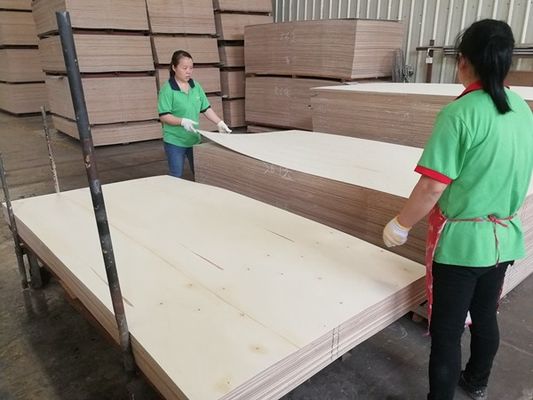 ด้านบน A การออกแบบไม้ veneer ล้างสีดําเมล็ดเมล็ดมงกุฎสีเข้มสําหรับตกแต่งตู้โรงแรม BA-C506C / 507C / 592C