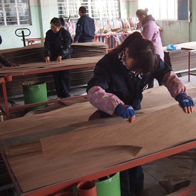 สีเทาปีกวิศวกรรมไม้ veneer 3100mm สําหรับแผ่นประตู GW-X0133