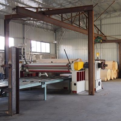 การออกแบบใหม่ของไม้วีเนียร์ไม้ที่สร้างขึ้นใหม่ ลายหางนกฟีนิกซ์ Obs-L8281n/858n สีแดง สำหรับตกแต่งโรงแรม 0.45 มม.