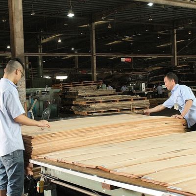 Flat Cut Crown ตัดวีเนียร์ไม้เชอร์รี่ธรรมชาติ 0.15-0.5 มม. สำหรับแผงและหน้าเฟอร์นิเจอร์