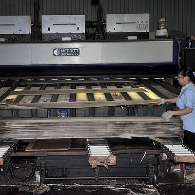 แอฟริกาตะวันตกไม้วีเนียร์ไม้ม้าลายธรรมชาติ Zebrano Quarter Cut Straight Grain คุณภาพสูงสำหรับการตกแต่งภายในรถยนต์ China Made