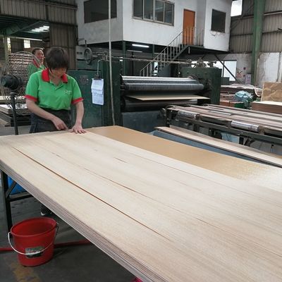 แฟนซี Hickory Bicolor Crown Grain จาก MDF / แผ่นไม้อัดไม้อัด 2440x1220mm