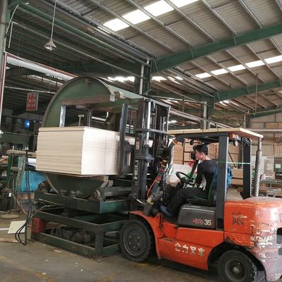 แฟนซี MDF ธรรมชาติ Bubinga แผงฐานตู้เมล็ดข้าวตรง 2 3.6 5 9 12 18 22 25 30 มม.