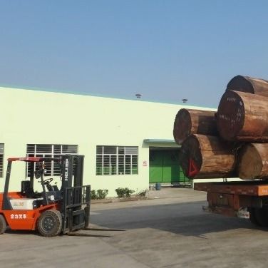 Recon Wood Veneer Of Teak Slice Cut Technics With Straight Grain สําหรับสําหรับหน้าประตู ขนาด 2850 มม