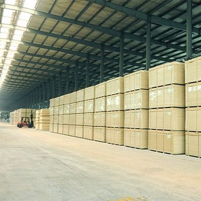Radiata Pine Oriented Strand Board Osb4 2440*1220*18mm Can Be Customsized For Exterior Wall And Roof Panel ผนังและหลังคาภายนอก