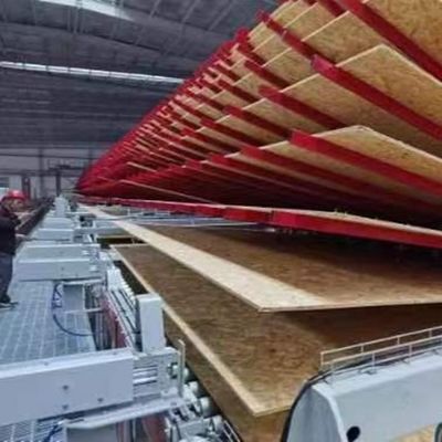 Radiata Pine Oriented Strand Board Osb4 2440*1220*18mm Can Be Customsized For Exterior Wall And Roof Panel ผนังและหลังคาภายนอก