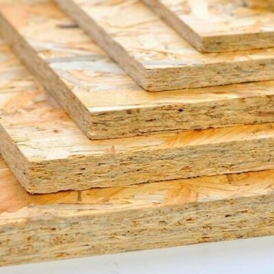 บอร์ดสเตนด์โอเอสบี 2 สามชั้นที่มี Radiata Pine ความยาว 2745 มม สําหรับแผ่นบรรทุกภาระ
